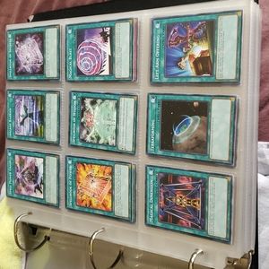 Extremely large lot of Yu-Gi-Oh  cards